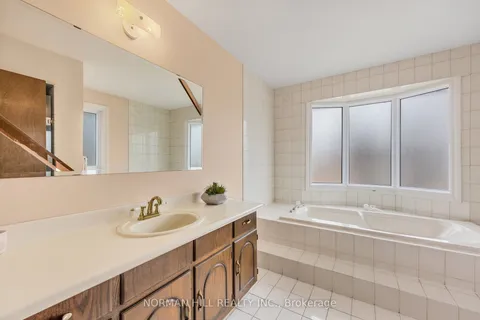 179 Longhouse Street, Vaughan, ON L4L 8E9