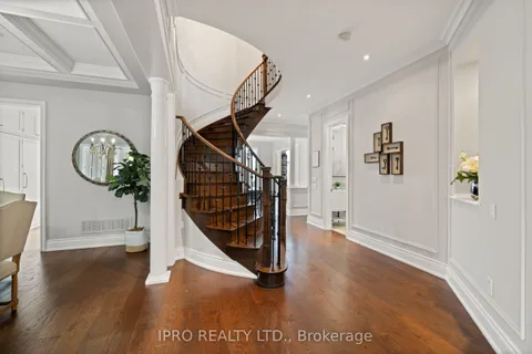 24 Bluff Trail, King, ON L7B 0A1