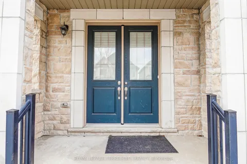 24 John Smith Street, East Gwillimbury, ON L9N 0S7