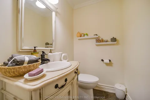 25 Kersey Crescent, Richmond Hill, ON L4C 3W2
