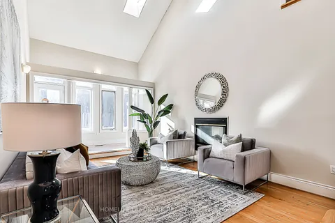 40 Kingmount Crescent, Richmond Hill, ON L4B 3W6