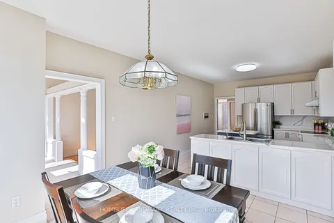 40 Kingmount Crescent, Richmond Hill, ON L4B 3W6