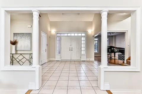 40 Kingmount Crescent, Richmond Hill, ON L4B 3W6