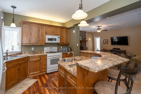 34 Woodland Heights Drive, Adjala-Tosorontio, ON L0M 1J0