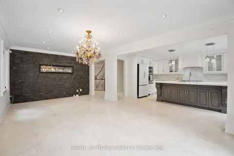 101 Woodgreen Drive, Vaughan, ON L4L 3B2
