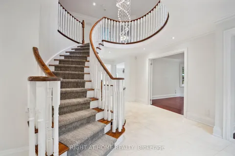 101 Woodgreen Drive, Vaughan, ON L4L 3B2