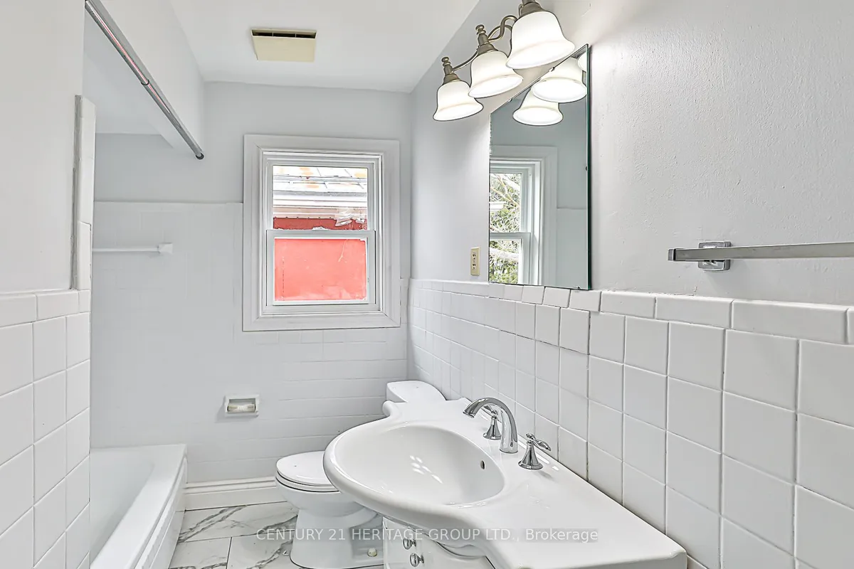 53 Wilstead Drive, Newmarket, ON L3Y 4T8