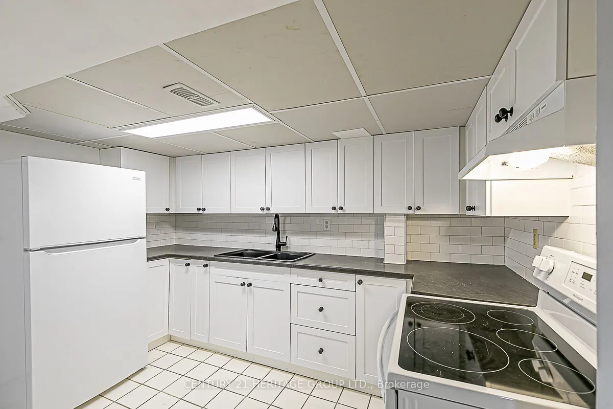 53 Wilstead Drive, Newmarket, ON L3Y 4T8