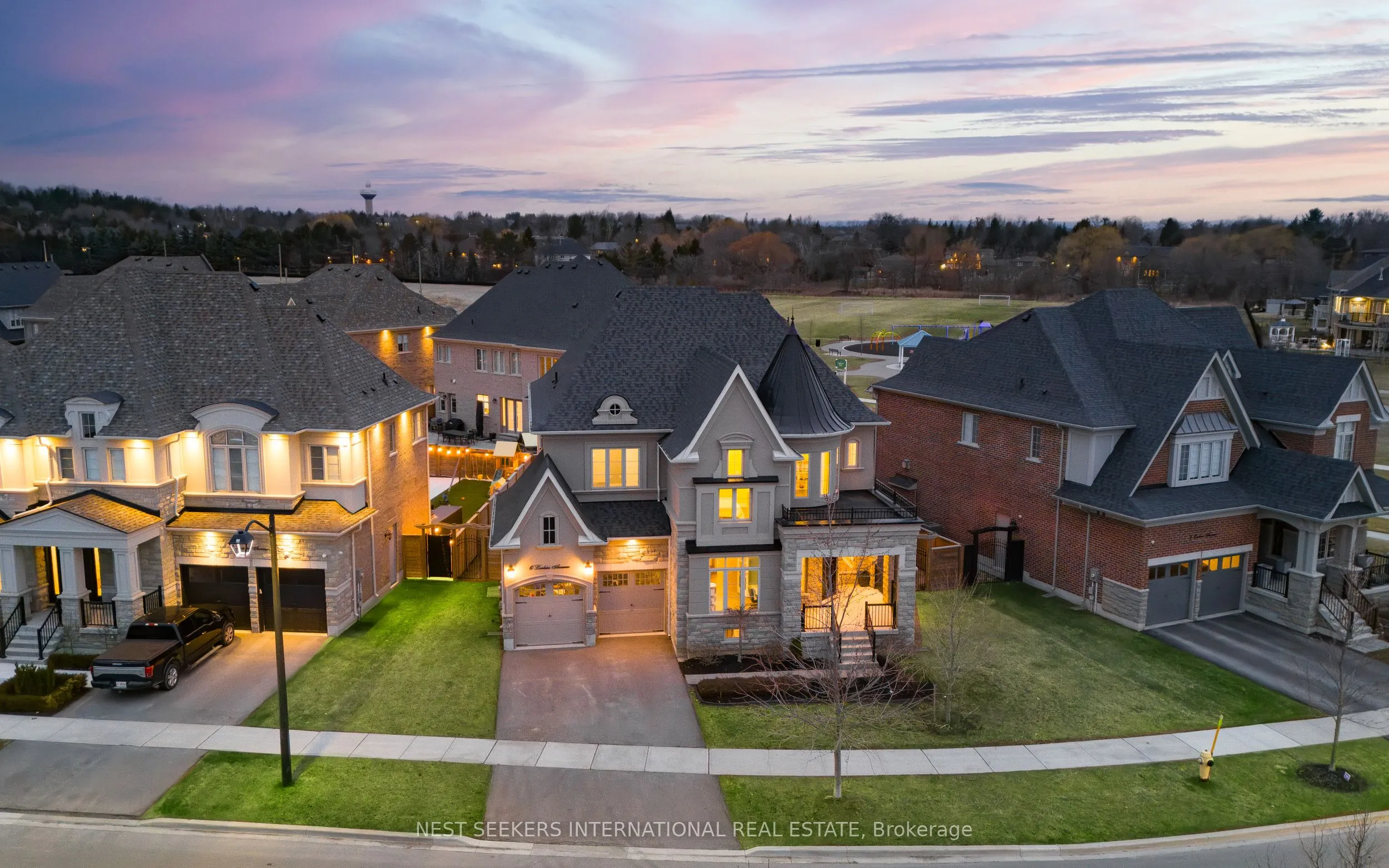 6 Larkin Avenue, King, ON L7B 0N8