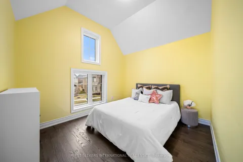 6 Larkin Avenue, King, ON L7B 0N8