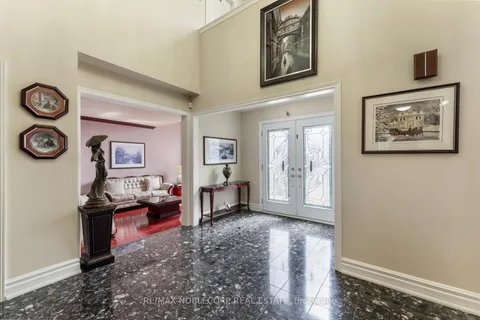 123 Corner Ridge Road, Aurora, ON L4G 6L4