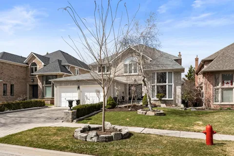 123 Corner Ridge Road, Aurora, ON L4G 6L4