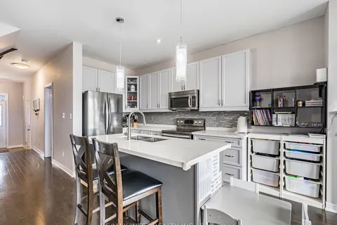 46 Gosnel Circle, Bradford West Gwillimbury, ON L3Z 2A5