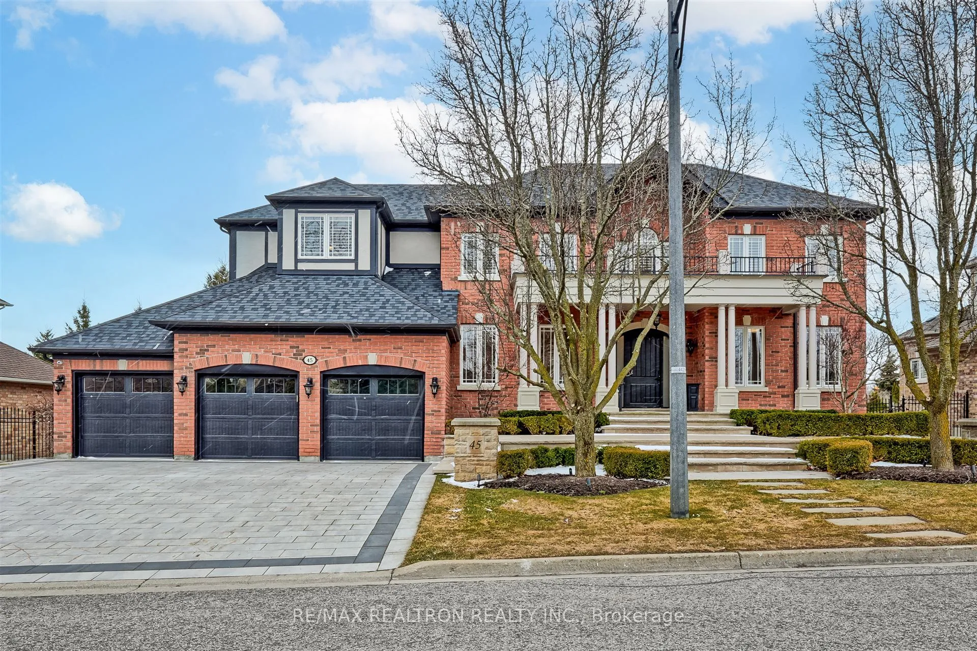 45 Duncton Wood Crescent, Aurora, ON L4G 7T4