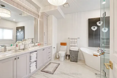 45 Duncton Wood Crescent, Aurora, ON L4G 7T4