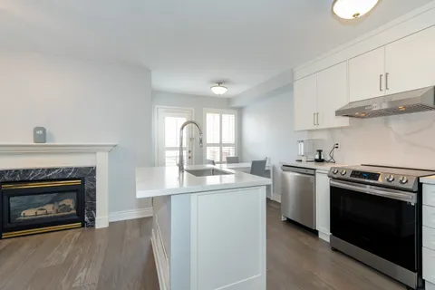 84 Grasslands Avenue, Richmond Hill, ON L4B 4K5