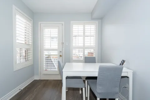 84 Grasslands Avenue, Richmond Hill, ON L4B 4K5