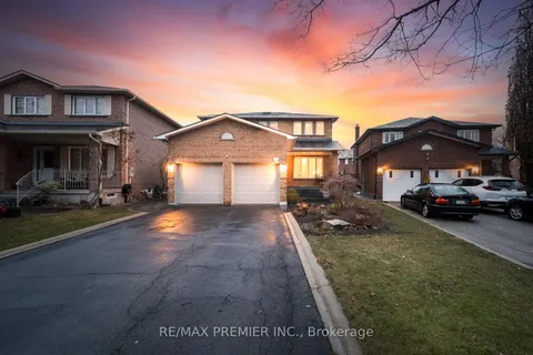 11 Monica Court, Vaughan, ON L4L 7N5