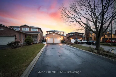11 Monica Court, Vaughan, ON L4L 7N5