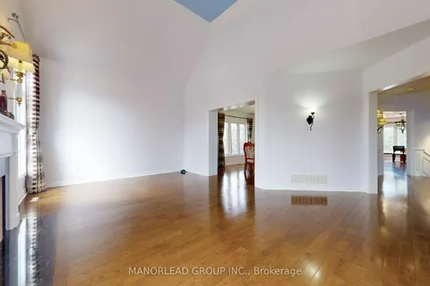 21 Dunloe Road, Richmond Hill, ON L4B 2H6