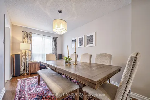 26 Cypress Court, Aurora, ON L4G 6S8