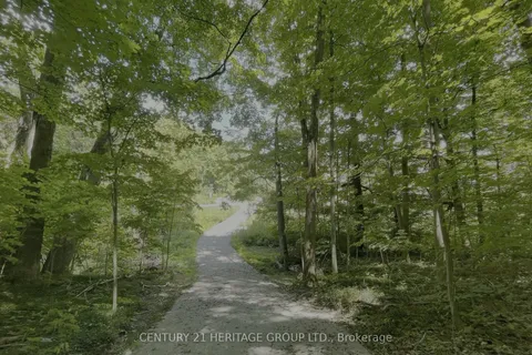 12 Cannon Valley Court, Aurora, ON L4G 3P1