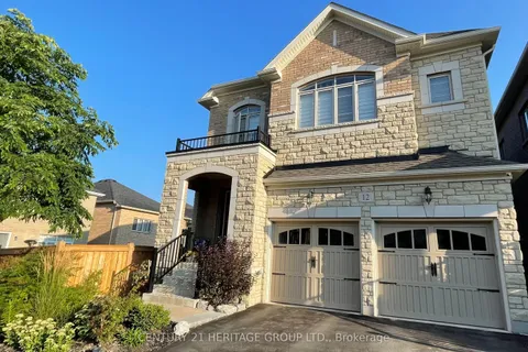12 Cannon Valley Court, Aurora, ON L4G 3P1