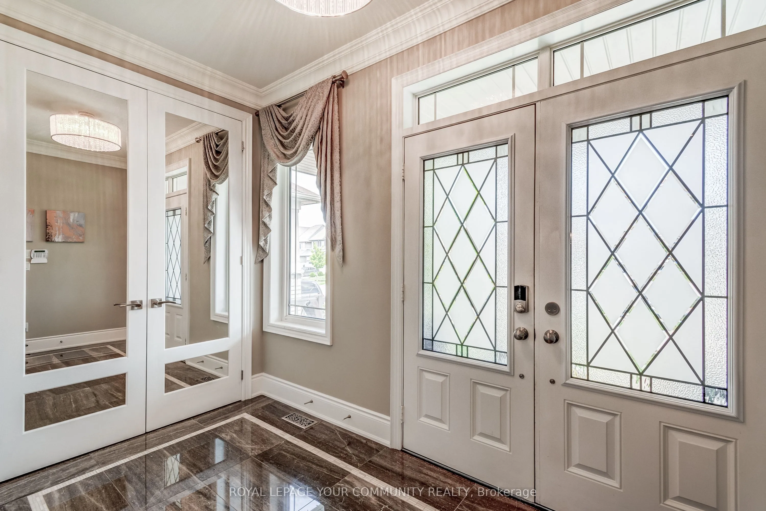 46 John Link Avenue, Georgina, ON L0E 1R0