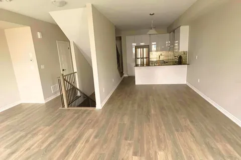 7 Mel Irving Drive, Bradford West Gwillimbury, ON L3Z 4P2