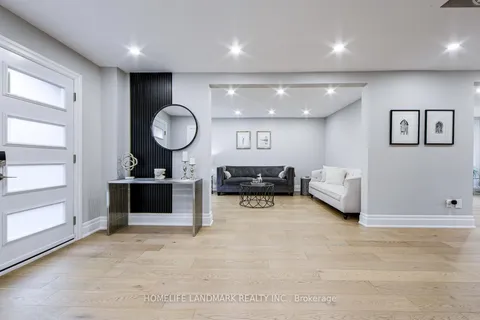 19 Timpson Drive, Aurora, ON L4G 5K7