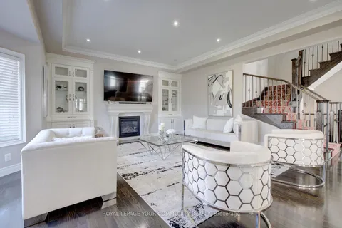 38 Alrob Court, Vaughan, ON L6A 2E6
