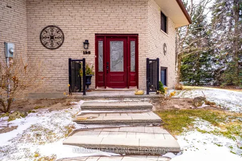 125 Cousins Drive, Aurora, ON L4G 7B3