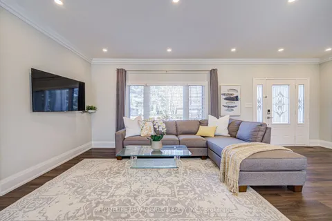 215 Willow Drive, Georgina, ON L4P 2R9