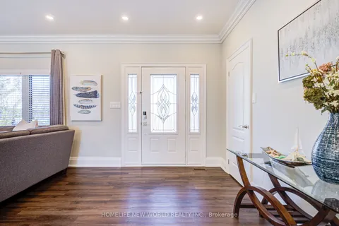 215 Willow Drive, Georgina, ON L4P 2R9