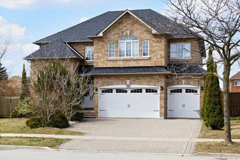 110 Velmar Drive, Vaughan, ON L4L 8W4