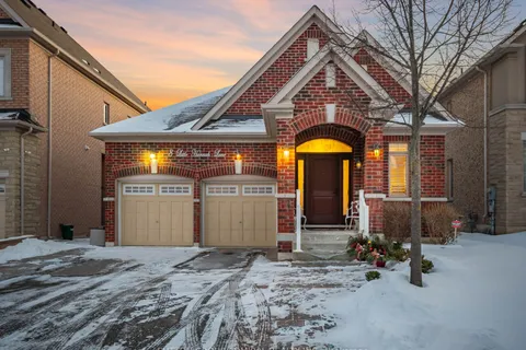 8 Little Hannah Lane, Vaughan, ON L6A 0E3