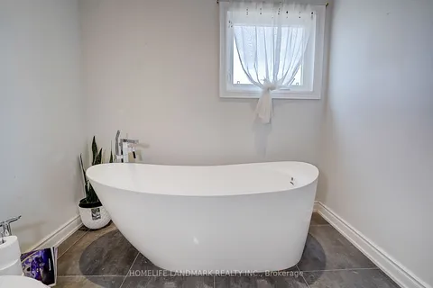 136 Cooperage Crescent, Richmond Hill, ON L4C 9L7