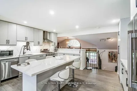768 Grace Street, Newmarket, ON L3Y 2L3