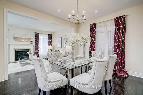 116 Dunlop Street, Richmond Hill, ON L4C 0X1