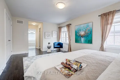 116 Dunlop Street, Richmond Hill, ON L4C 0X1