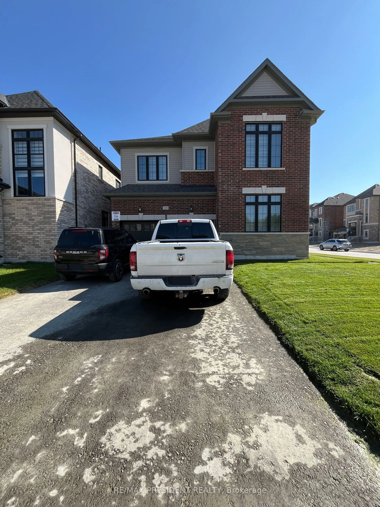 130 Wraggs Road, Bradford West Gwillimbury, ON L3Z 4N2