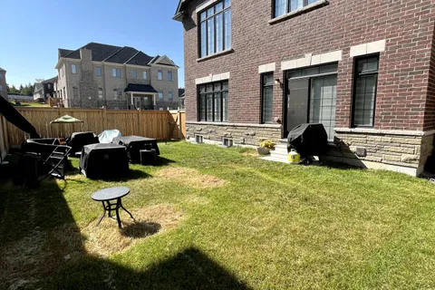 130 Wraggs Road, Bradford West Gwillimbury, ON L3Z 4N2
