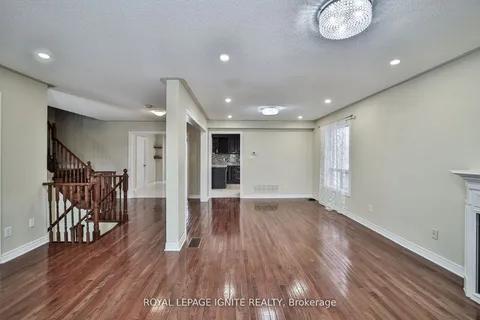 247 Knapton Drive, Newmarket, ON L3X 3B7