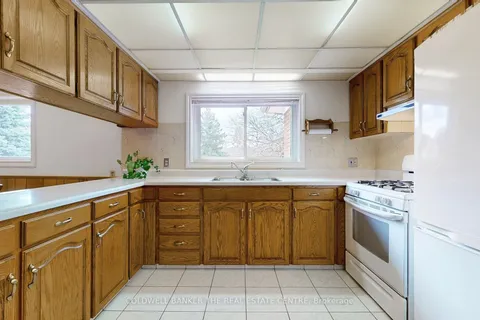 190 May Avenue, Richmond Hill, ON L4C 3S6
