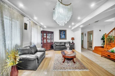 765 Dillman Avenue, Newmarket, ON L3X 2K3