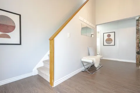 37 Morgans Road, East Gwillimbury, ON L9N 0E7