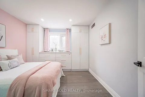 9 Oakcrest Avenue, Markham, ON L3R 2B9