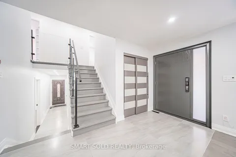 9 Oakcrest Avenue, Markham, ON L3R 2B9