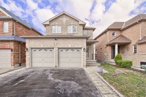 484 Menczel Crescent, Newmarket, ON L3X 2P6