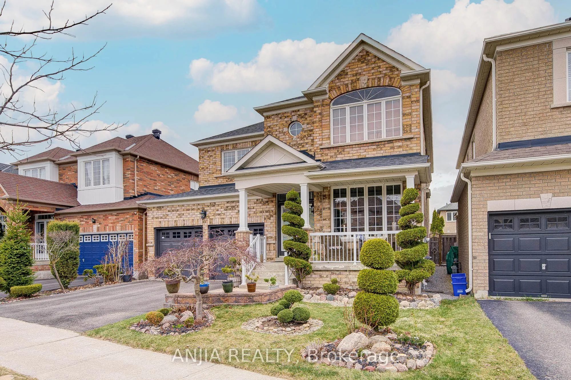6 Linsmary Court, Markham, ON L6E 1L2